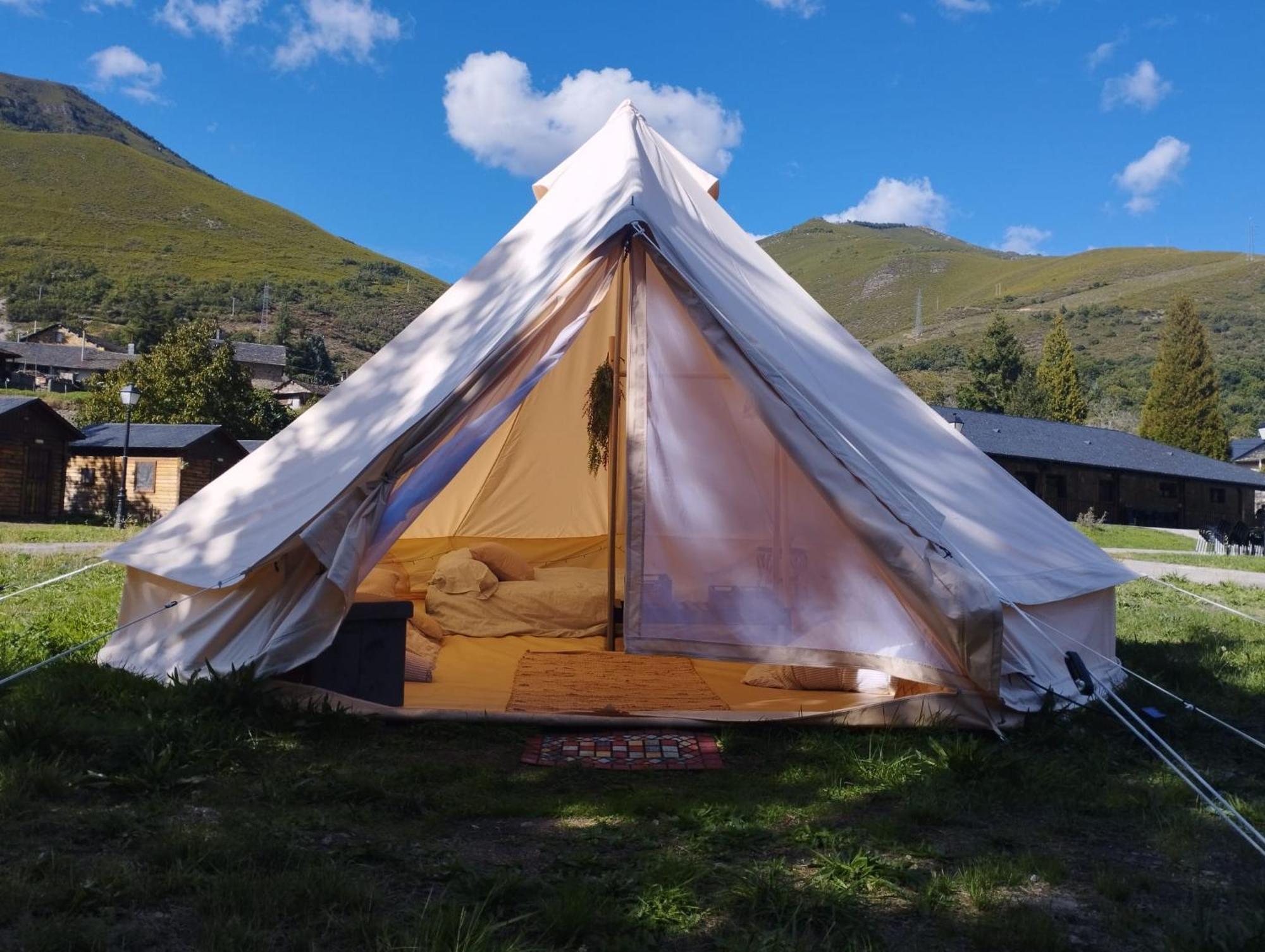Camping La Zarapica - Palacios Del Sil Buitenkant foto